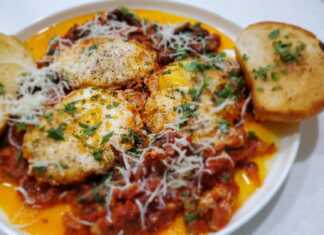 Ντομάτες μ αυγά και μυρωδικά