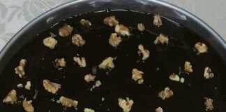 Σοκολατόπιτα σιροπιαστή και ζουμερή