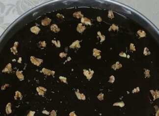 Σοκολατόπιτα σιροπιαστή και ζουμερή