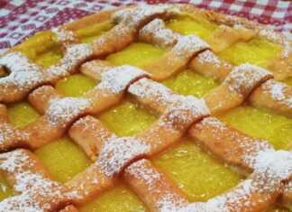 Πάστα Φλώρα Λεμονιού, ψημένη με καφασωτό σχέδιο.