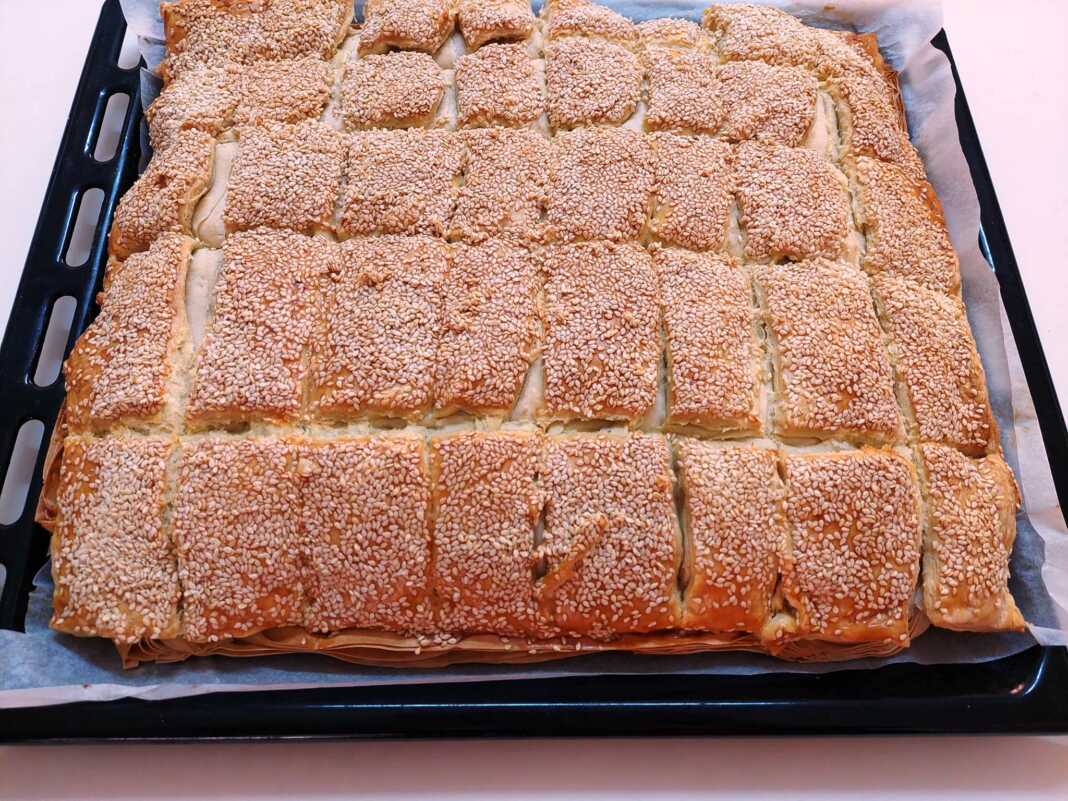 Τυρόπιτα με τυριά και μπεσαμέλ