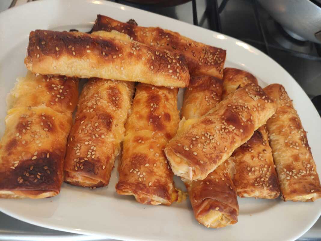 CheesespringRolls1 Spring rolls με φύλλο