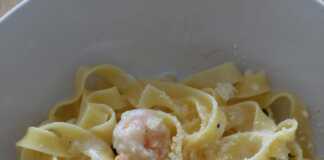 σκορδοταλιατέλες με γαρίδες