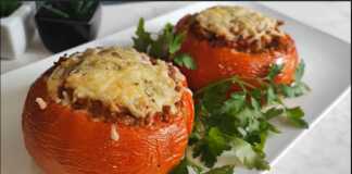 Γεμιστές ντομάτες με τυρί και πικάντικη γέμιση