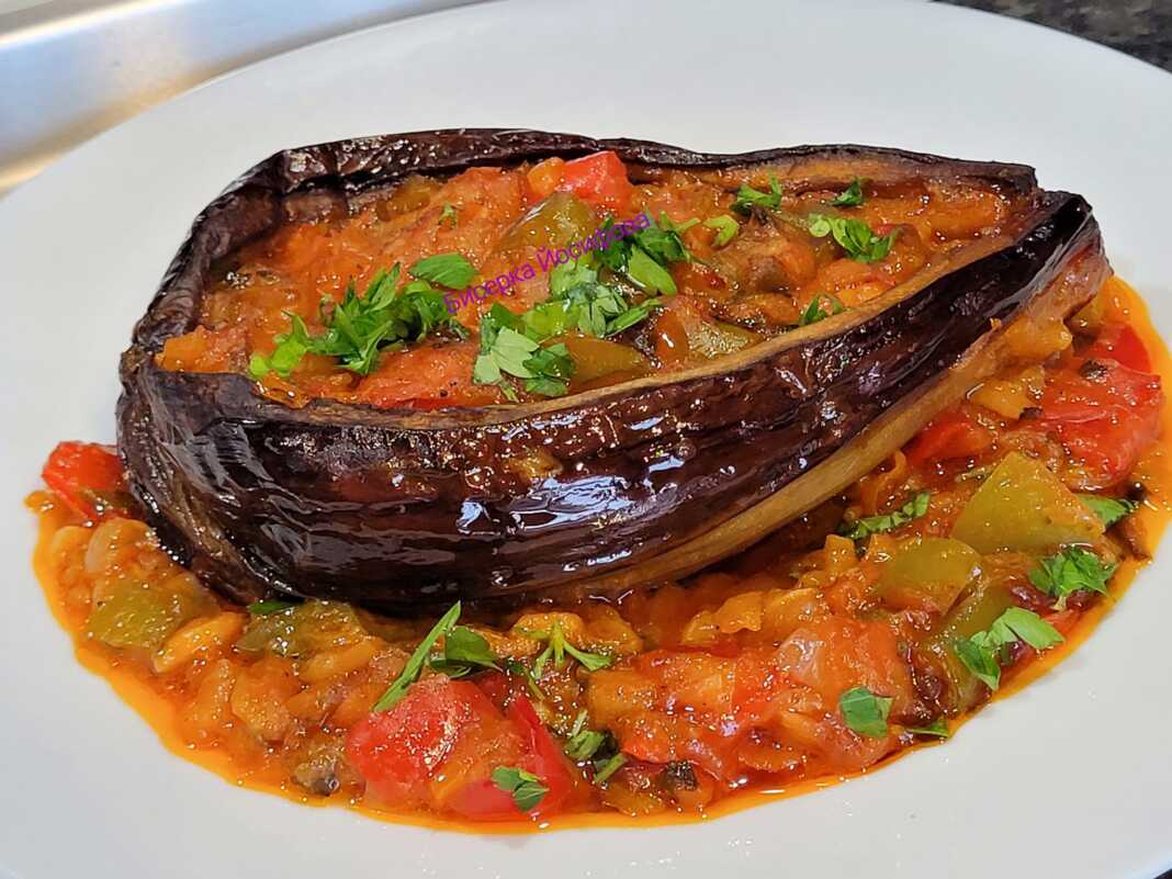 Γεμιστές ψητές μελιτζάνες