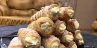 Κορνεδάκια με κρέμα και σαντιγί