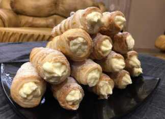 Κορνεδάκια με κρέμα και σαντιγί