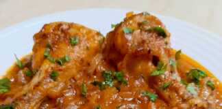 Κρεμμύδια στιφάδο με κοτόπουλο Κρεμμύδια στιφάδο με κοτόπουλο