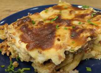 Δείτε ένα πετανόστιμο και γρήγορο Παστίτσιο Το τελικό Παστίτσιο σερβιρισμένο σε κομμάτι με χρυσαφένια κρούστα.