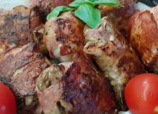 Συκωτάκια κοτόπουλου τυλιγμένα σε μπεικον στο τηγάνι