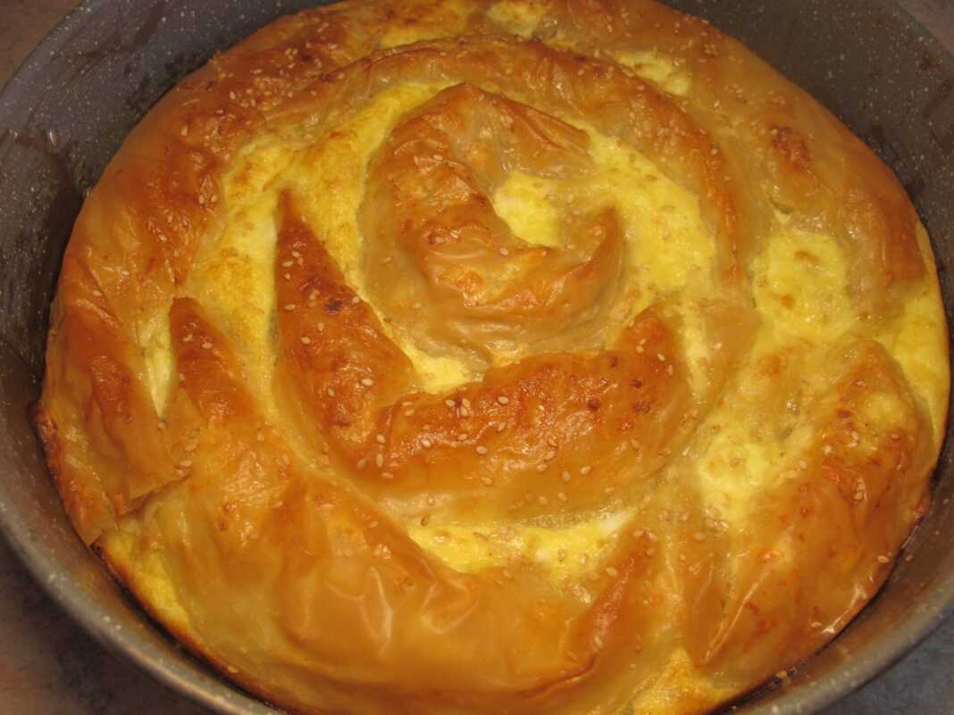 Τυρόπιτα με έτοιμο φύλο