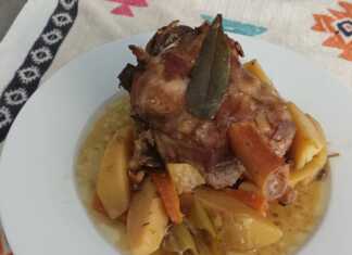 Κότσι χοιρινό με πατάτες και λαχανικά στη γάστρα!! Κότσι χοιρινό με πατάτες και λαχανικά στη γάστρα