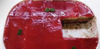 Κέικ μπισκότου με βατόμουρο και σοκολάτα