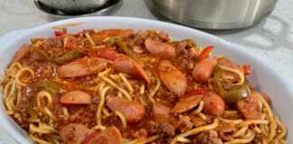 Μακαρονάδα μπολονέζ με λουκάνικο