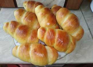 Λουκάνικα στη ζύμη (Πιροσκί)