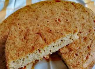 Ψωμί από πίτουρο βρώμης…για όσους δε μπορούν να στερηθούν το ψωμί Υγιεινό ψωμί από πίτουρο βρώμης με τυρί, σε ξύλινη επιφάνεια.