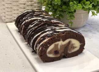 Ρολό σοκολάτας με δύο είδη κρέμας και κεράσια.