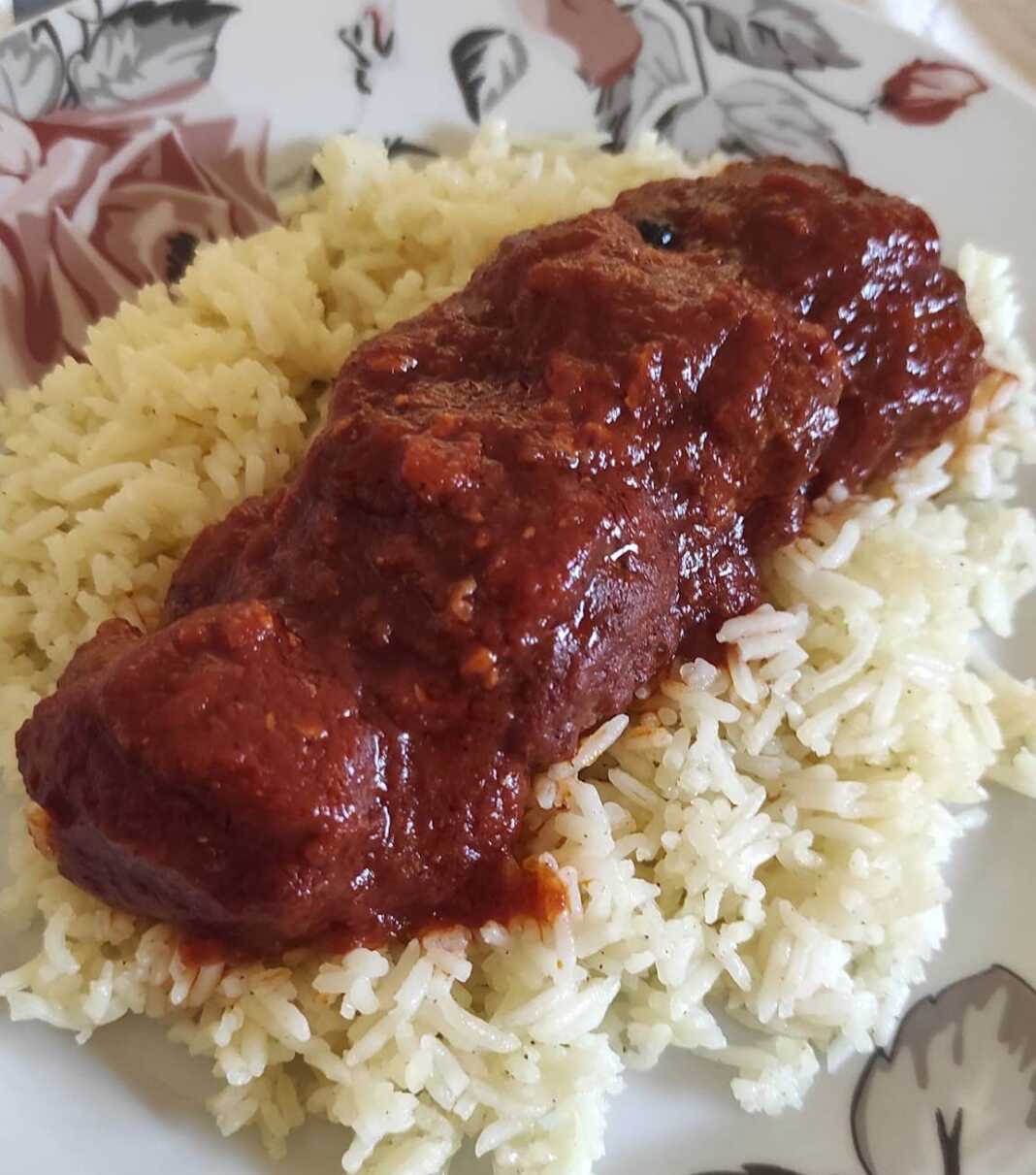 σουτζουκάκια με ρύζι μπασμάτι