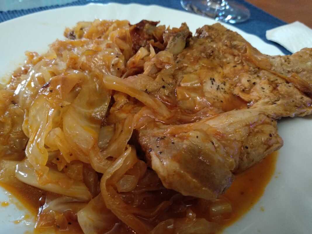 ΜπριζολεςΛαχανο Μπριζόλες με λάχανο στο φούρνο