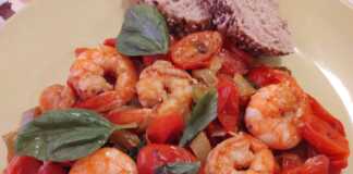 Γαρίδες με ντοματίνια στο τηγάνι
