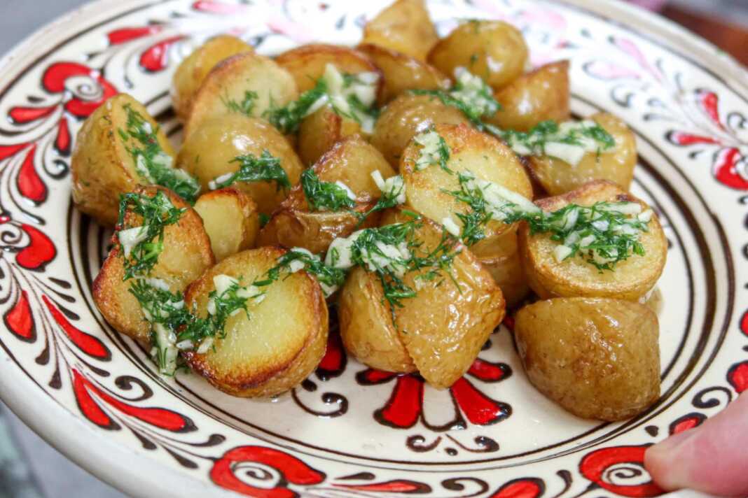 πατατες baby Πατάτες baby με άνηθο και σκόρδο