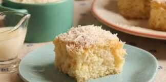 Σιροπιαστό Κεικ με Καρύδα