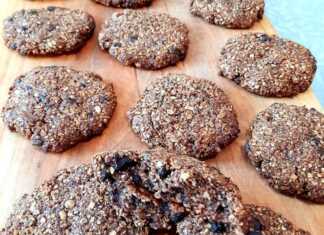 Tραγανά μπισκότα σοκολάτας με πλιγούρι