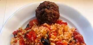 Ντοματες με τυζι και ελιες