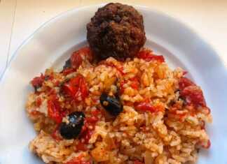 Ντοματες με τυζι και ελιες