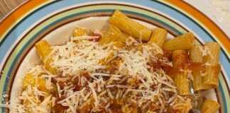 Ζυμαρικά με σάλτσα μπεικον