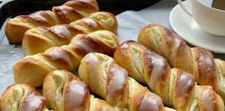 Zουμερά ψωμάκια με ανθότυρο και γλάσο