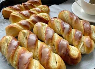 Zουμερά ψωμάκια με ανθότυρο και γλάσο