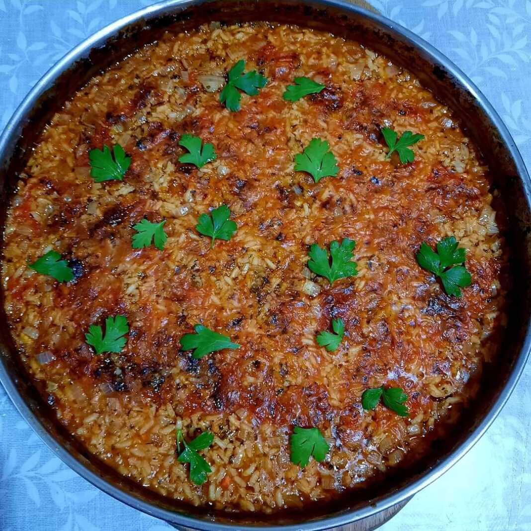 NtomatesRizi Nτομάτες με ρύζι