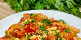 Σαγανάκι με καπνιστό τόφου Σαγανάκι με καπνιστό τόφου