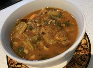 Χοιρινό με φασολάκια μαυρομάτικα και λαχανικά