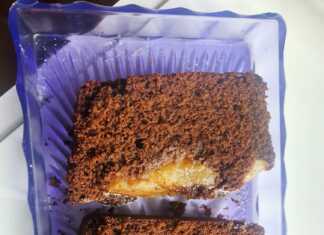 Kέικ χαρουπιού με αχλάδια