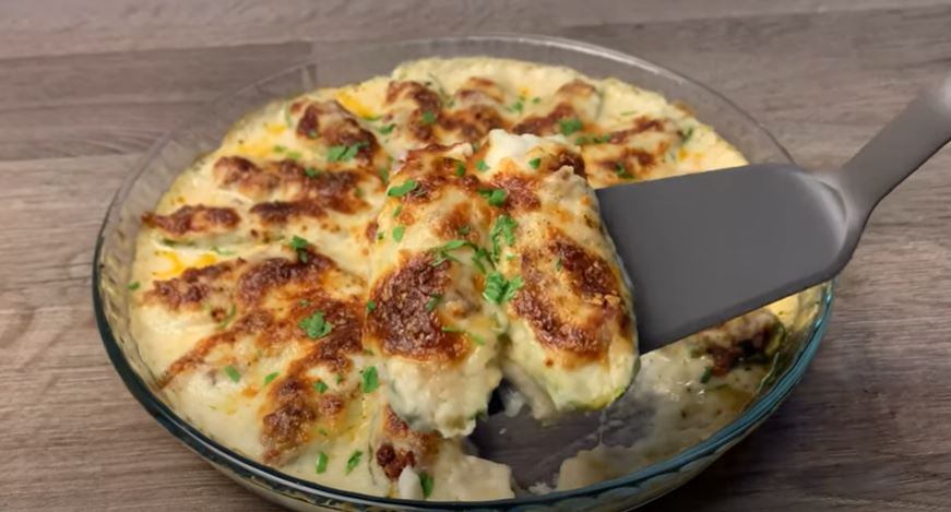 Κολοκυθάκια γεμιστά με κιμά και σάλτσα μπεσαμέλ