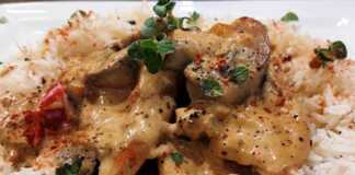 Φιλέτο κοτόπουλου “αλα κρεμ” με πιπεριές και μανιτάρια...
