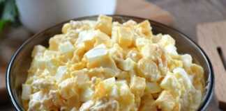 Κοτοσαλάτα με γραβιέρα Νάξου