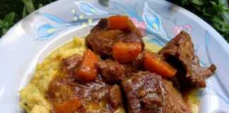 Μοσχαράκι με καρότα και πουρε πατάτας