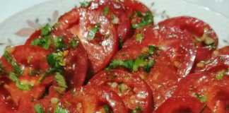 ΝΤΟΜΑΤΕΣ σκορδάτες.