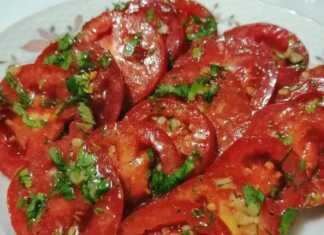 ΝΤΟΜΑΤΕΣ σκορδάτες.