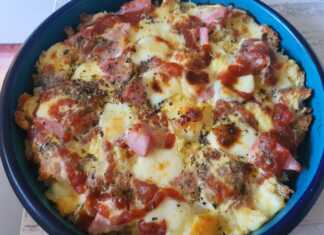 ΠΙΤΣΑ με μπαγιάτικο ψωμί, ζαμπόν και τυρί