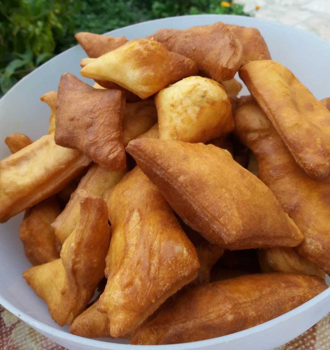 Αφράτα ζυμαρακια με σόδα