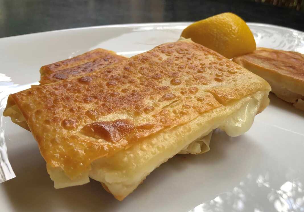 Σαγανάκι τυριού με τραγανό φύλλο