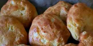 Τυροψωμάκια με καλαμποκάλευρο