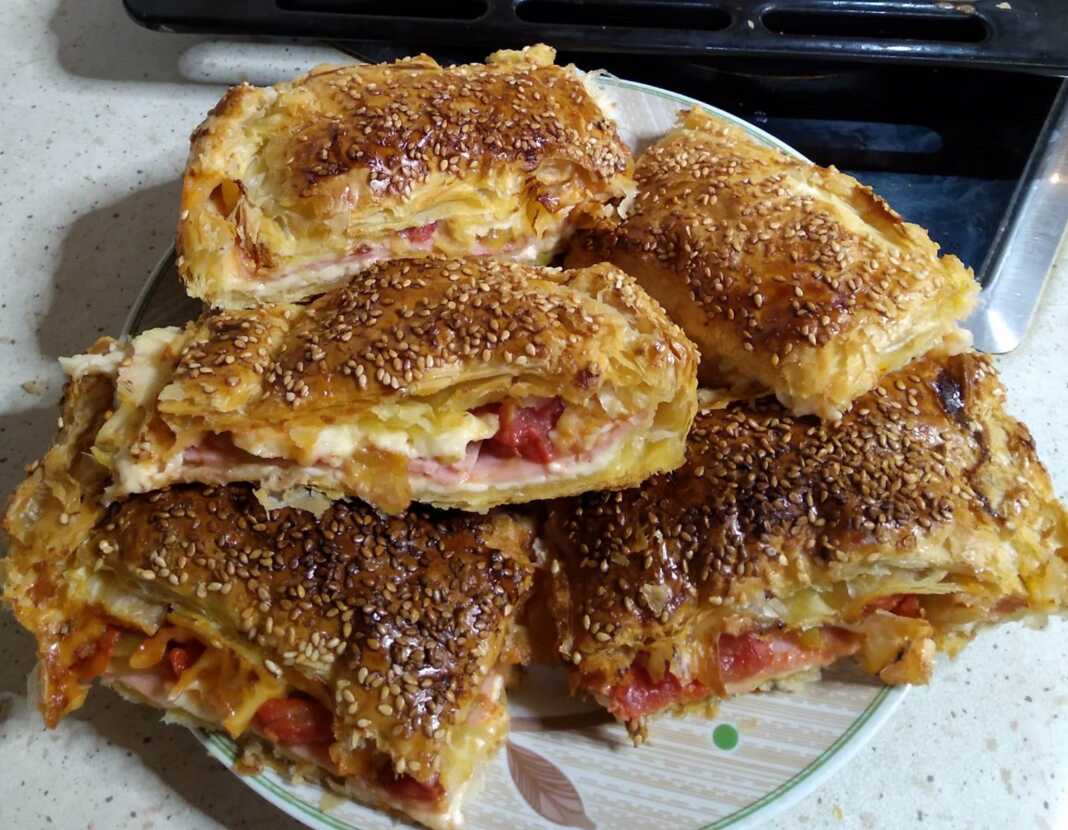 zamponokaseropita Ζαμπονοκασερόπιτα