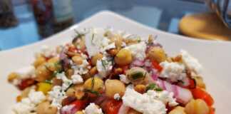 Σαλάτα με ρεβύθια