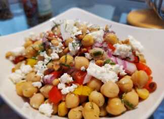 Σαλάτα με ρεβύθια