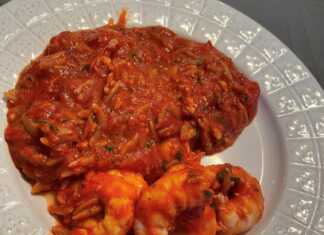 Κοκκινιστές Γαρίδες με κριθαράκια